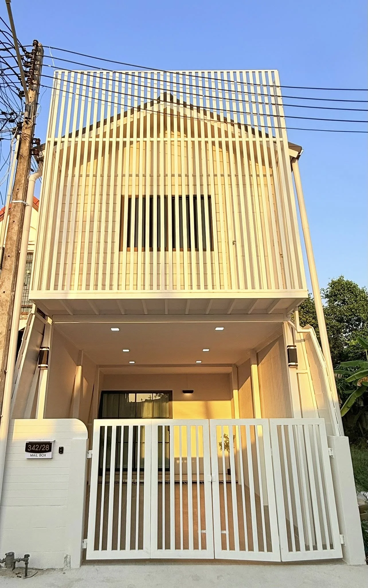 ทาวน์เฮ้าส์ 2 ชั้น งามเจริญ 13 (บ้านรีโนเวท)